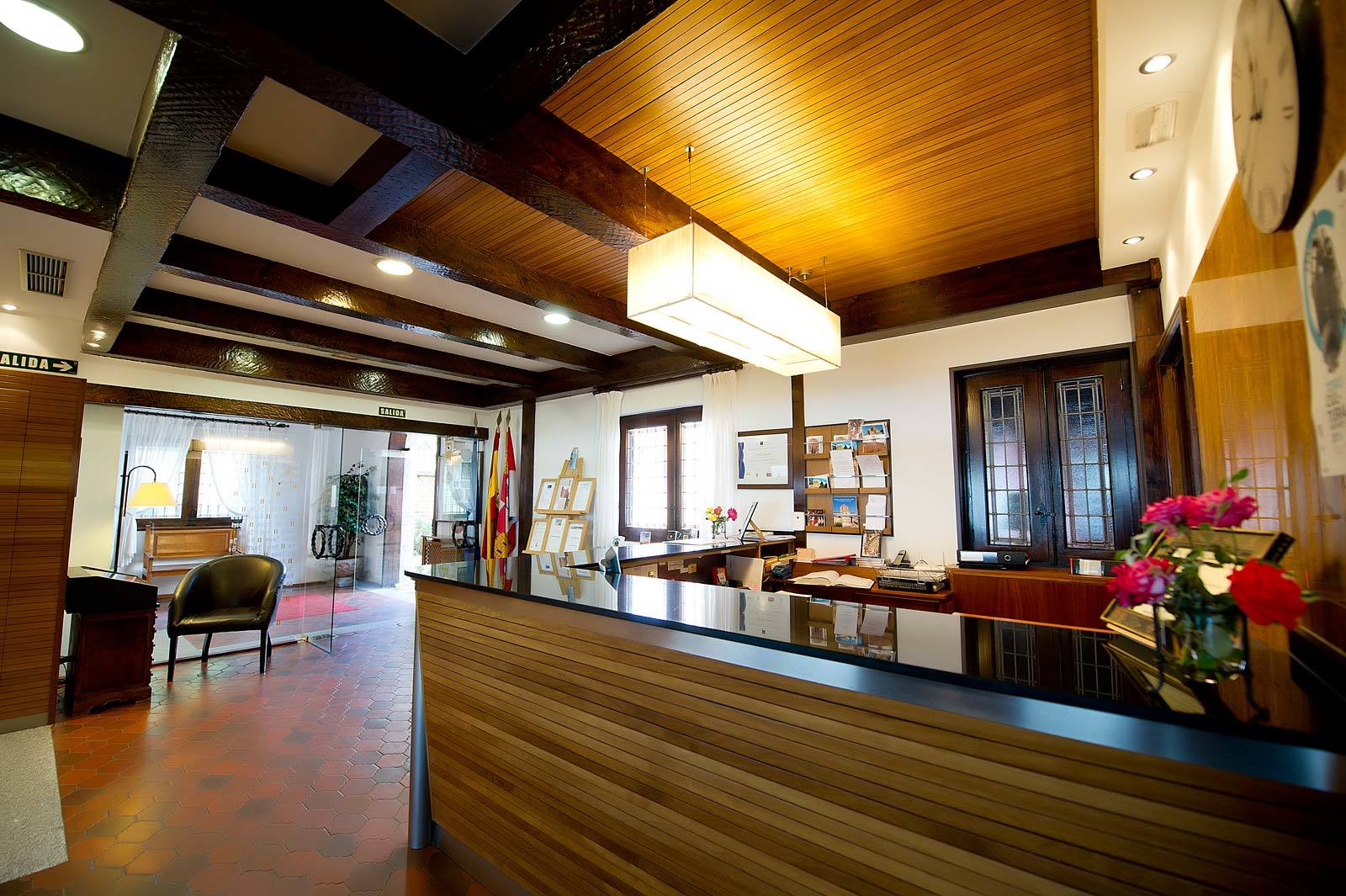 โฮสปิเดียม โฮเทล ฆวนที่ 2 Hotel โตโร ภายนอก รูปภาพ